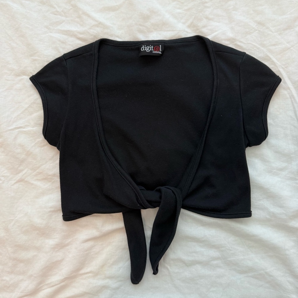Vintage Y2K Black Tie-Front Crop Top